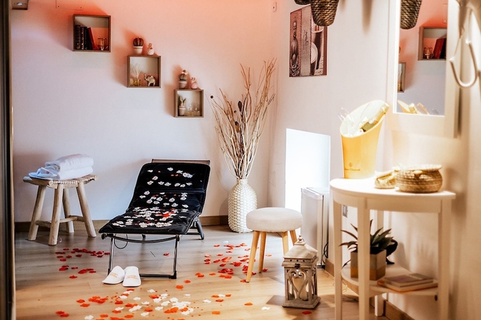 Imagen de la piscina del Hotel Il Tesoro Smart Suite and Spa. Foto 19