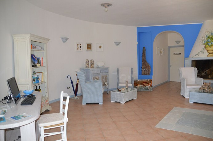 Imagen de los interiores del Hotel Il Timone, Olbia. Foto 19