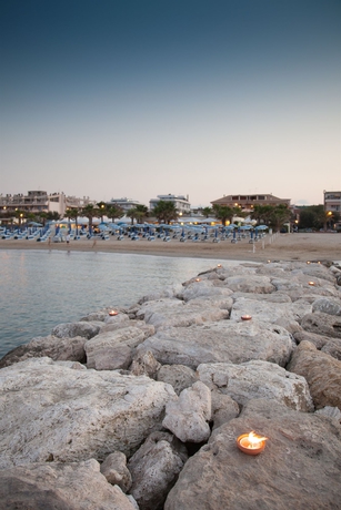 Imagen de los exteriores del Hotel Il Timone, Porto San Giorgio. Foto 11