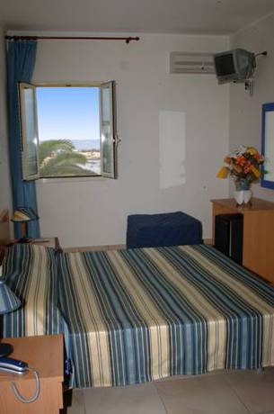 Imagen de la habitación del Hotel Il Timone, Torre Santa Sabina. Foto 6