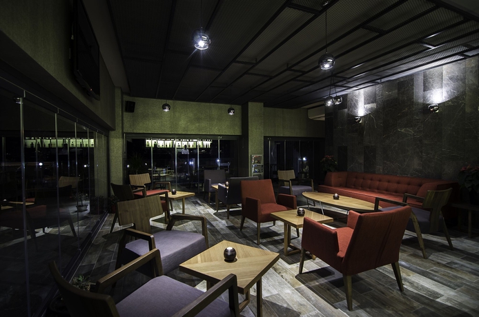 Imagen del bar/restaurante del Hotel Ilayda Avantgarde. Foto 7