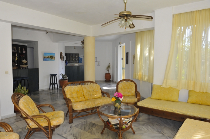 Imagen de los interiores del Hotel Ilena. Foto 9