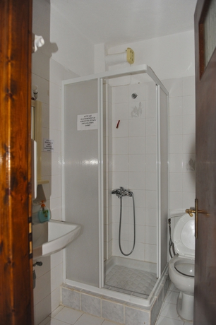 Imagen de la habitación del Hotel Ilena. Foto 8