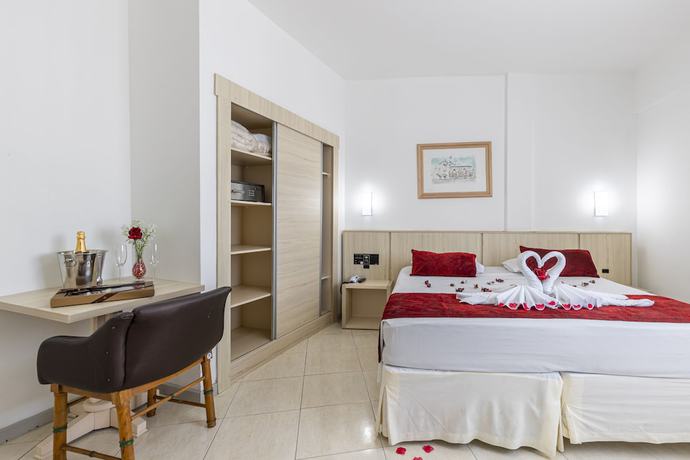 Imagen de la habitación del Hotel Ilha Da Madeira. Foto 10