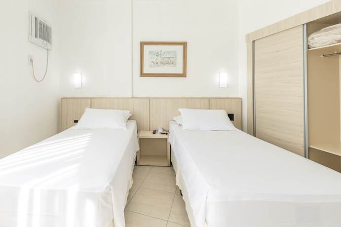 Imagen de la habitación del Hotel Ilha Da Madeira. Foto 16