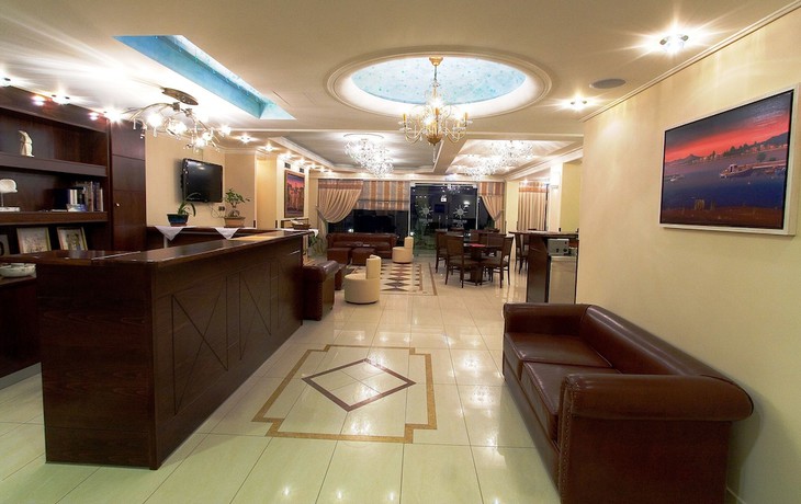 Imagen de los interiores del Hotel Ilia Mare. Foto 14