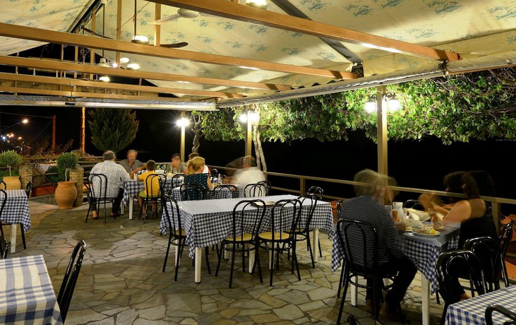 Imagen del bar/restaurante del Hotel Ilia Mare. Foto 3