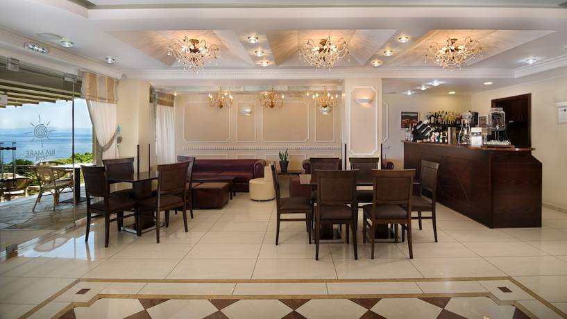 Imagen de los interiores del Hotel Ilia Mare. Foto 17