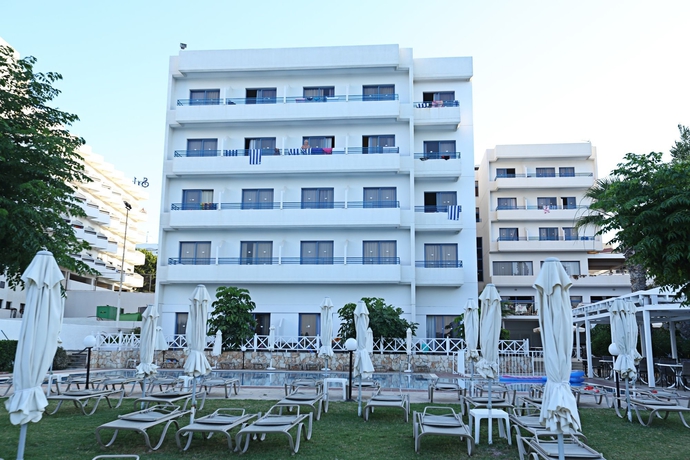Imagen de los exteriores del Hotel Iliada Beach, Famagusta. Foto 7