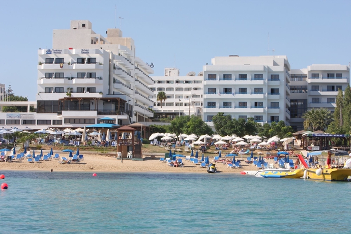 Imagen de los exteriores del Hotel Iliada Beach, Famagusta. Foto 8