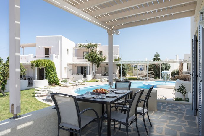 Imagen de la habitación del Hotel Iliada Villas. Foto 3
