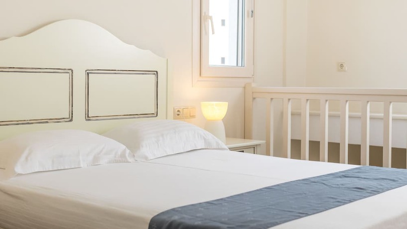 Imagen de la habitación del Hotel Iliada Villas. Foto 4