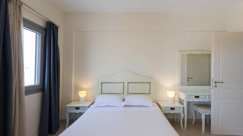 Imagen de la habitación del Hotel Iliada Villas. Foto 6