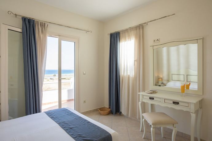 Imagen de la habitación del Hotel Iliada Villas. Foto 11