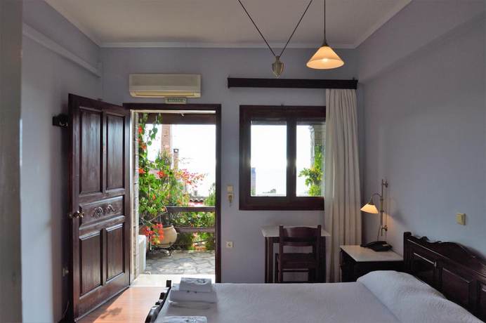 Imagen de la habitación del Hotel Ilion. Foto 14