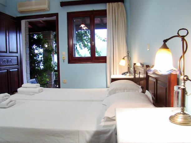 Imagen de la habitación del Hotel Ilion. Foto 16
