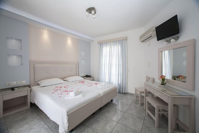 Imagen de la habitación del Hotel Ilion, Naxos. Foto 13