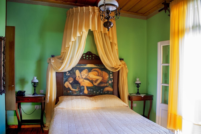 Imagen de la habitación del Hotel Ilion Suites. Foto 5