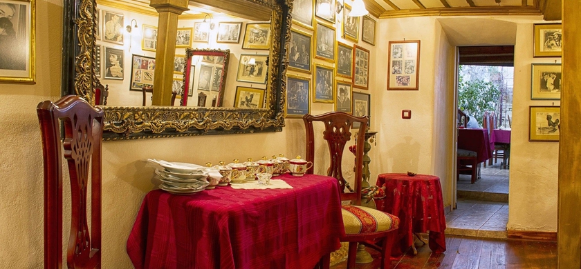 Imagen de los interiores del Hotel Ilion Suites. Foto 15