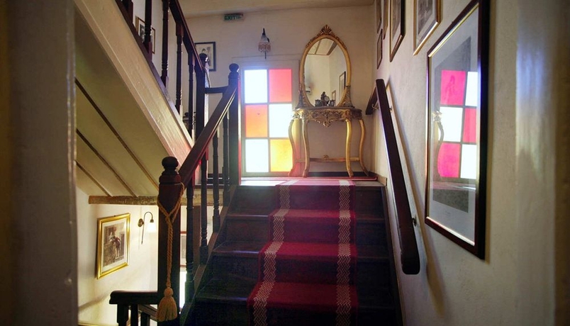 Imagen de los interiores del Hotel Ilion Suites. Foto 16