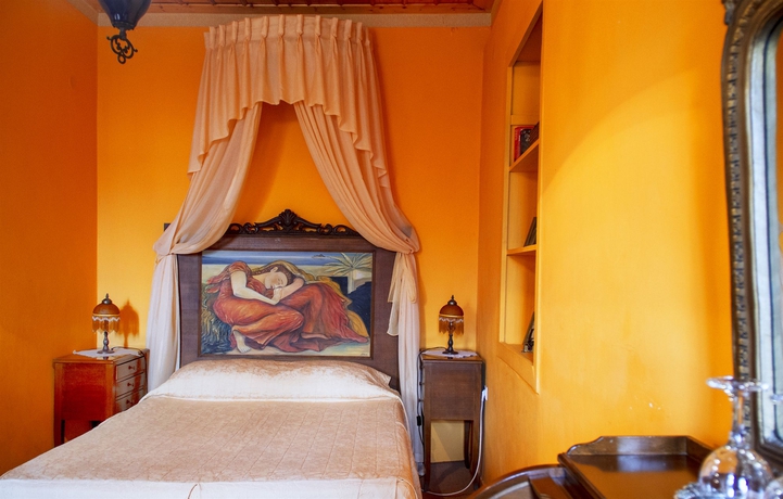 Imagen de la habitación del Hotel Ilion Suites. Foto 10