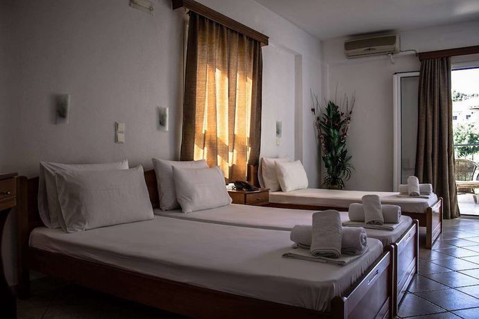 Imagen de la habitación del Hotel Ilios, Kriopigi. Foto 12
