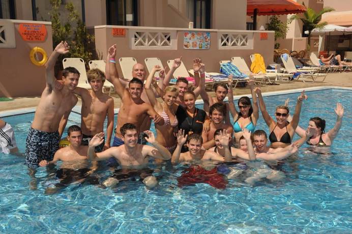 Imagen de la piscina del Hotel Ilios Malia Resort. Foto 17