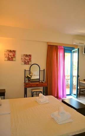 Imagen de la habitación del Hotel Iliovasilema. Foto 17