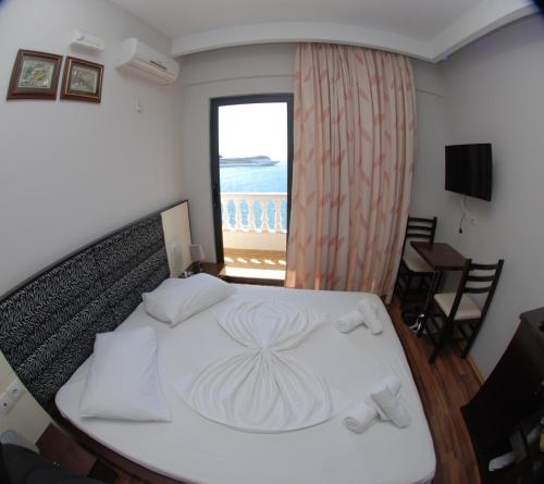 Imagen de la habitación del Hotel Iliria, Sarande. Foto 10