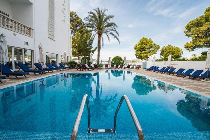 Imagen de la piscina del Hotel Illa D'or. Foto 24