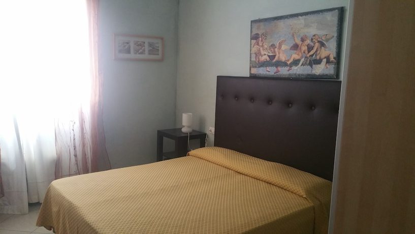 Imagen de la habitación del Hotel Illi. Foto 10