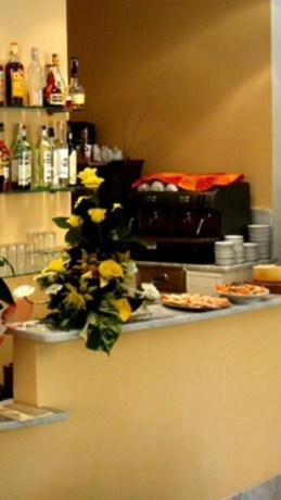 Imagen del bar/restaurante del Hotel Illi. Foto 4