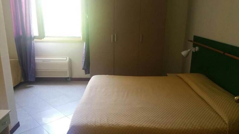 Imagen de la habitación del Hotel Illi. Foto 17