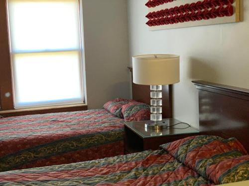 Imagen de la habitación del Hotel Illini Inn & Suites. Foto 12