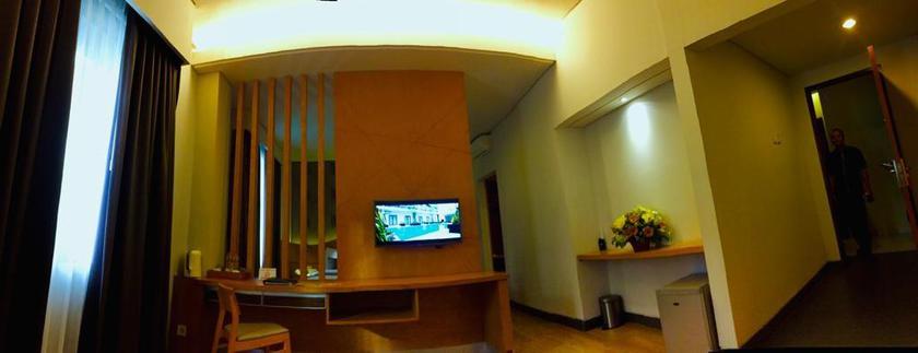 Imagen de la habitación del Hotel Illira Lite Praya Lombok. Foto 15