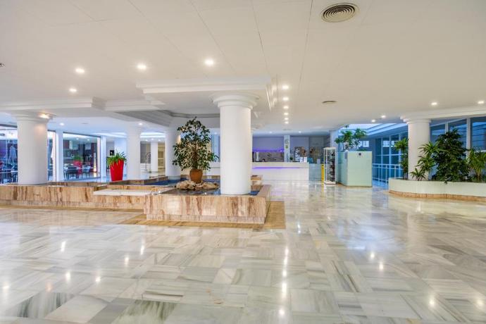 Imagen de los interiores del Hotel Illot Suites. Foto 13