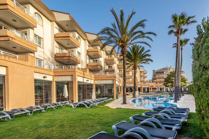 Imagen de los exteriores del Hotel Illot Suites. Foto 12