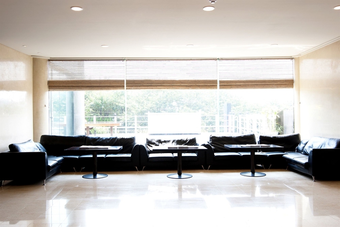 Imagen de los interiores del Hotel Illua. Foto 13