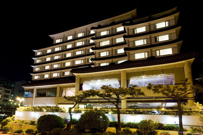 Imagen general del Hotel Illua. Foto 4