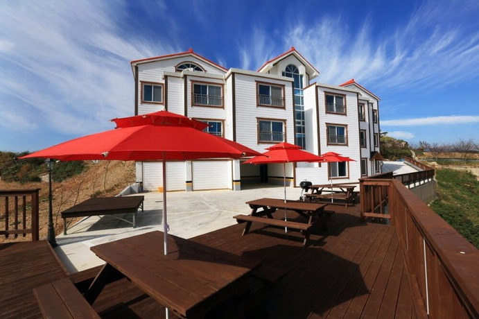 Imagen general del Hotel Illua Pension. Foto 1