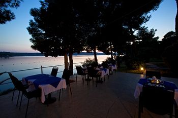 Imagen de los exteriores del Hotel Illyrian Resort. Foto 8