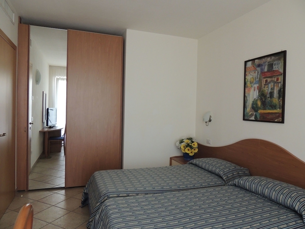 Imagen de la habitación del Hotel Ilma. Foto 13