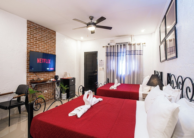 Imagen de la habitación del Hotel Ilocos Urban Wave Resort. Foto 12