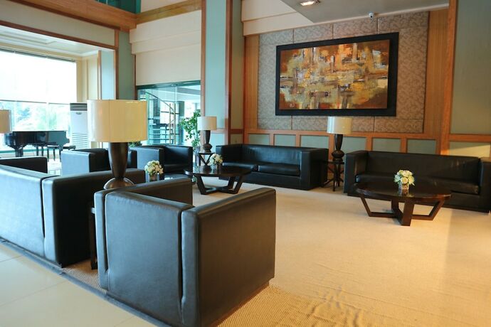 Imagen de los interiores del Hotel Iloilo Business. Foto 17
