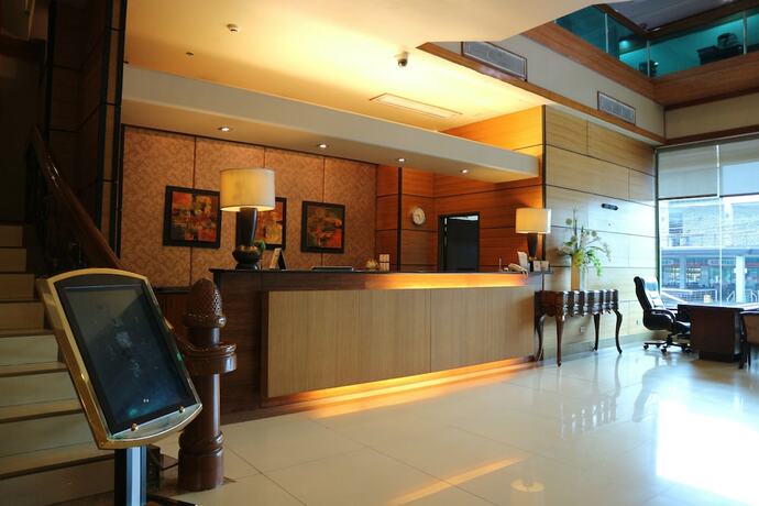 Imagen de los interiores del Hotel Iloilo Business. Foto 18