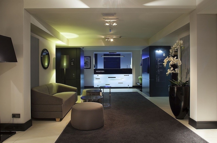 Imagen de los interiores del Hotel Ilonn. Foto 17