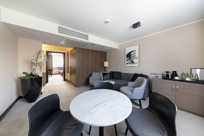 Imagen de la habitación del Hotel Ilonn. Foto 15