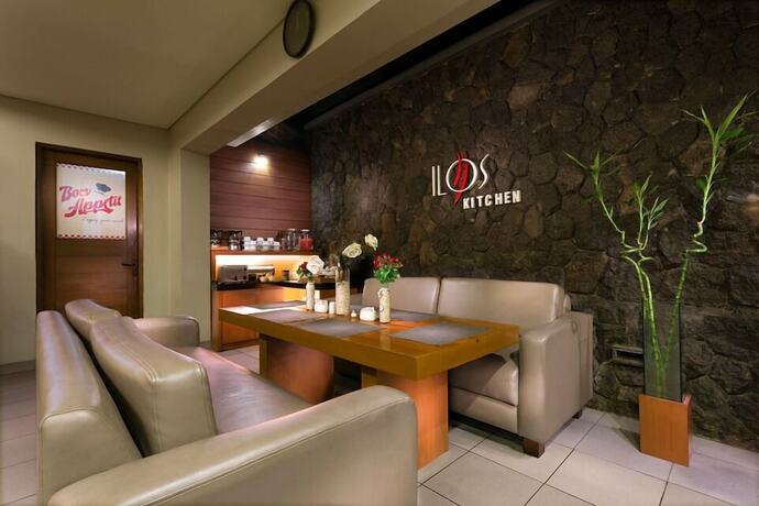 Imagen de los interiores del Hotel Ilos. Foto 23