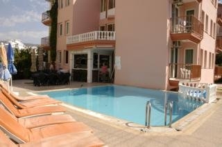 Imagen de la piscina del Hotel Iltur Apart. Foto 6