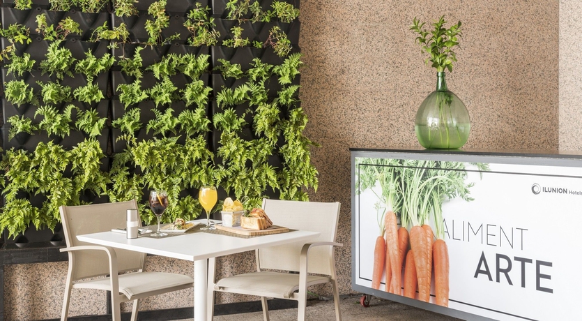 Imagen del bar/restaurante del Hotel Ilunion Alcala Norte. Foto 3